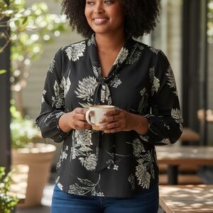 NWT Who What Wear Black and White Floral Top